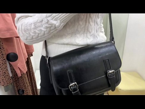 ❤️ Мастурбатсияи оммавии зани ҷавон ФералБерри бо дилдо дар утоқи мувофиқ Порно босифат дар мо